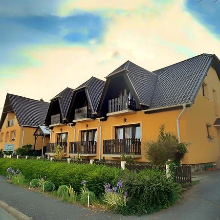Toth Vendeghaz Hotel Buk Exterior photo